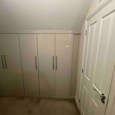 Villa Unique 3 Bed In Patchway. Bristol