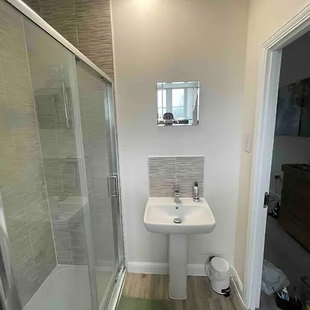 Unique 3 Bed In Patchway.