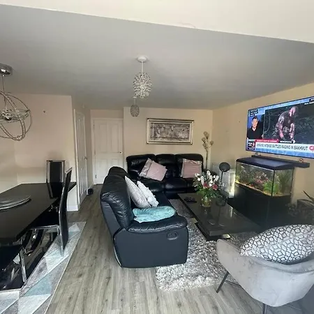 Unique 3 Bed In Patchway. Bristol